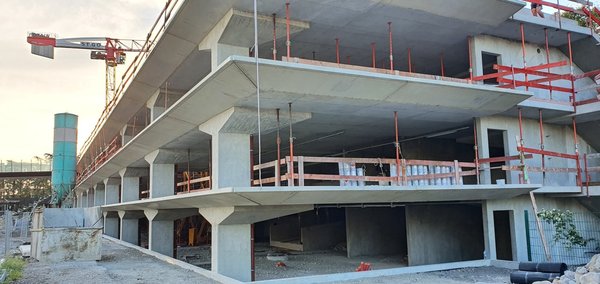 PARKING DE LA GARE- THONON-LES-BAINS (74)