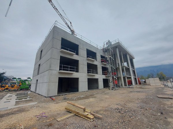 BUREAUX PAYANT - Dom&egrave;ne (38)